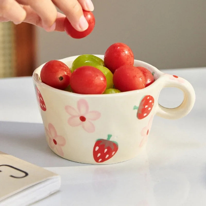 Tasse en Céramique Artisanale Peinte à la Main - Motifs Fraise et Fleurs 300ml