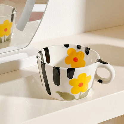 Tasse en Céramique Artisanale Peinte à la Main - Motifs Fraise et Fleurs 300ml