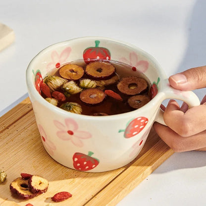 Tasse en Céramique Artisanale Peinte à la Main - Motifs Fraise et Fleurs 300ml