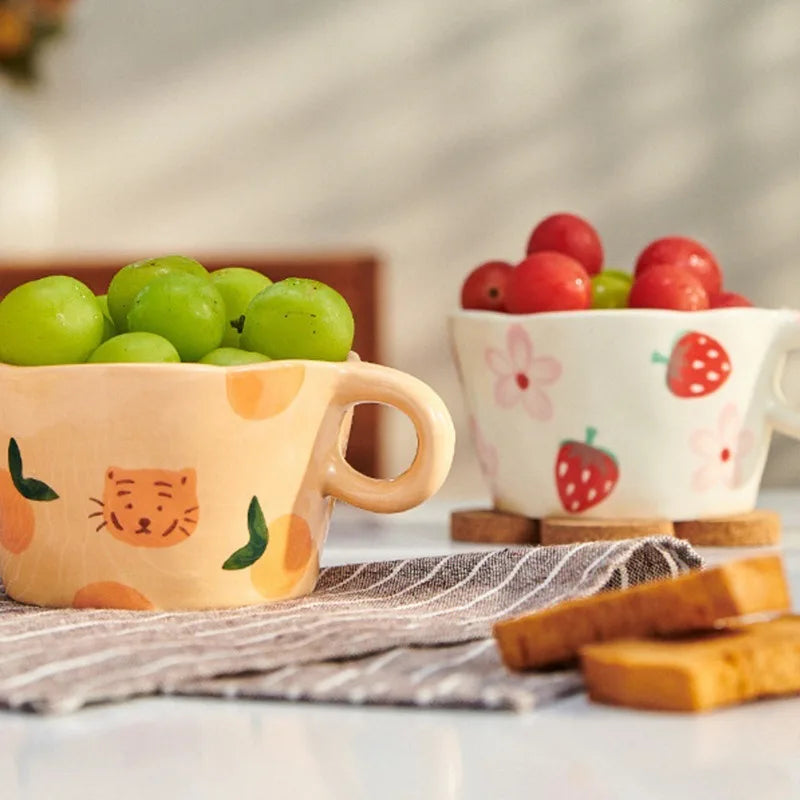 Tasse en Céramique Artisanale Peinte à la Main - Motifs Fraise et Fleurs 300ml