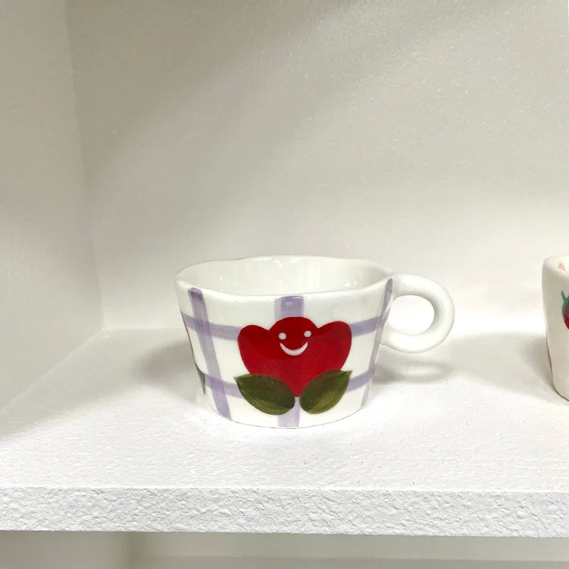 Tasse en Céramique Artisanale Peinte à la Main - Motifs Fraise et Fleurs 300ml